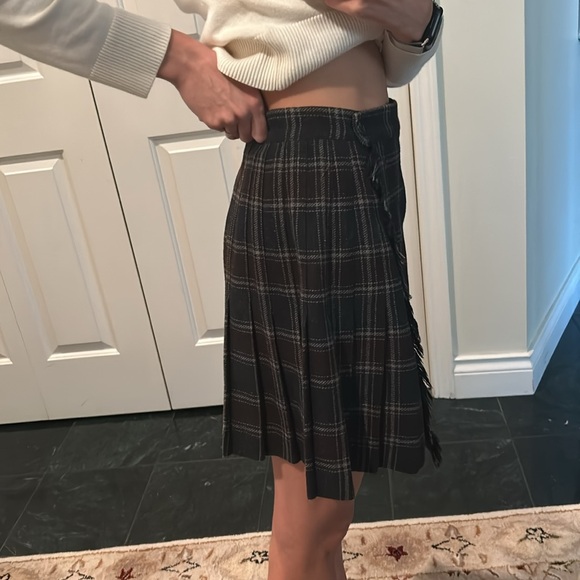 Esprit wool blend skirt. Made in Canada - Picture 4 of 6